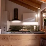 Greenwood - Spacious Alpine Retreat With Mountain Views Lägenhet