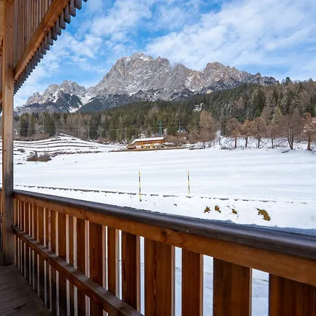 Lägenhet Greenwood - Spacious Alpine Retreat With Mountain Views *